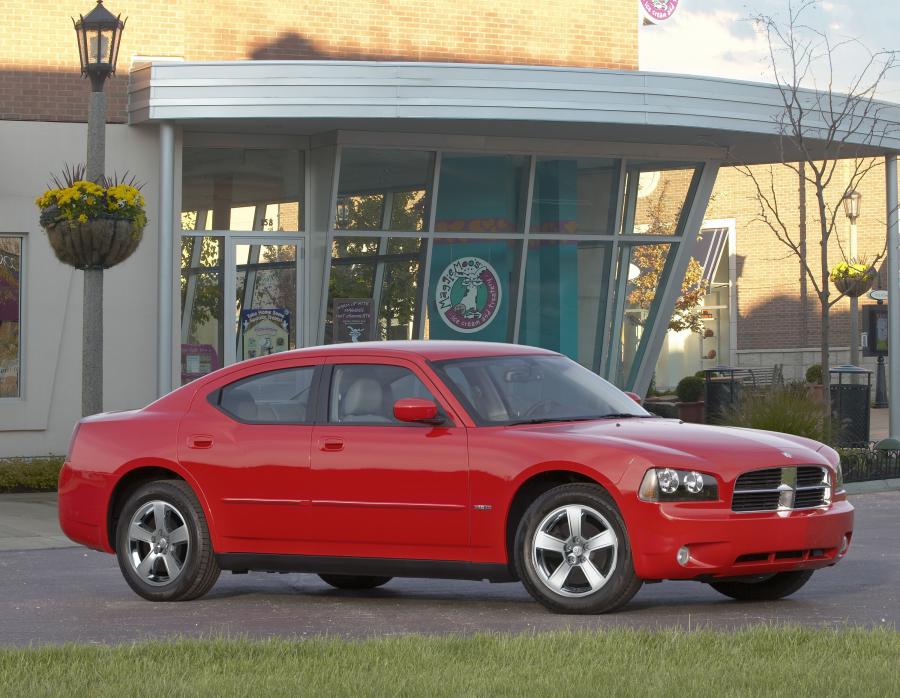  Dodge Charger R/T 2005 года  (фото 21 из 81)